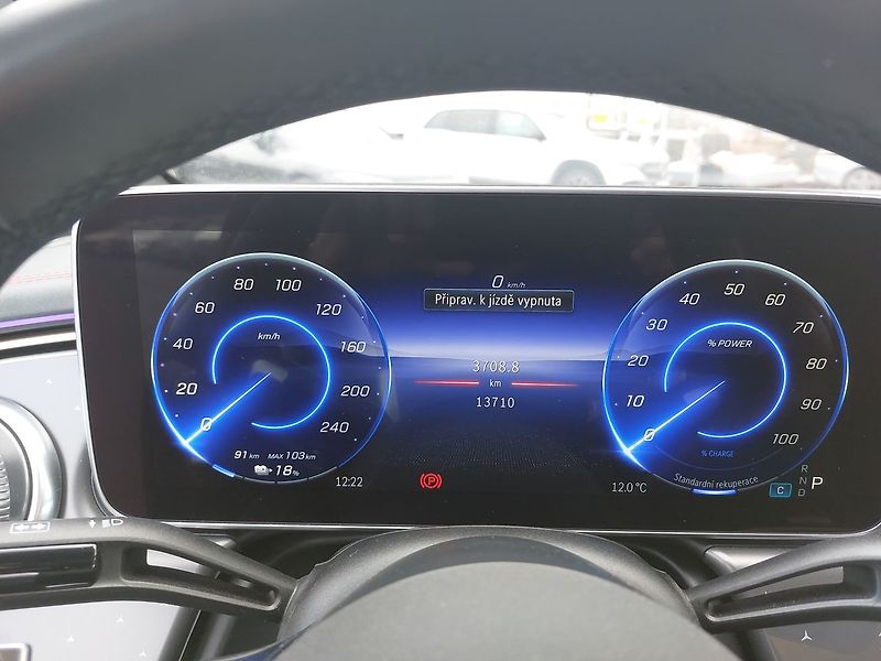 Mercedes-Benz EQE 500 AMG 4MATIC - fotka 17 z 26