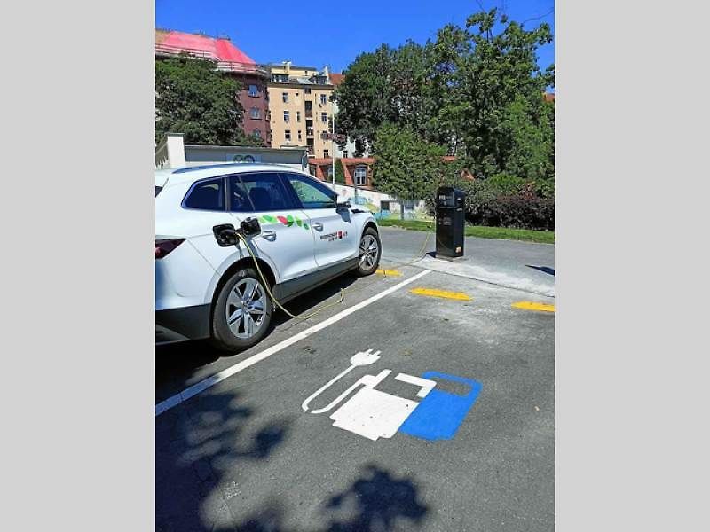 Nabíjecí stanice elektromobilů Praha 3 - Mahlerovy sady