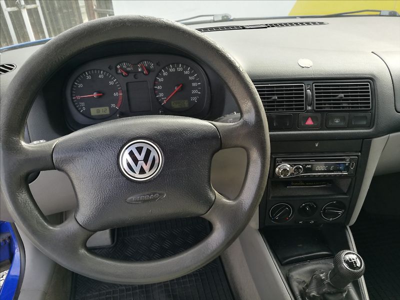 Volkswagen Golf 1,4 i 3dv. - fotka 5 z 14