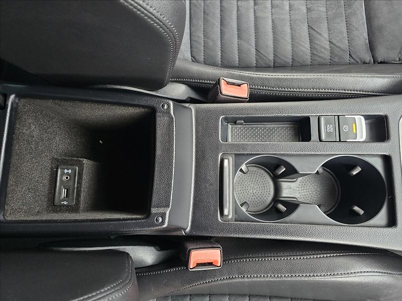 Volkswagen Passat B8 2,0 TDi 110KW Highline - fotka 35 z 45