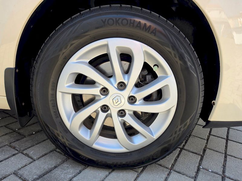Renault Fluence (2013) 1,6DCI 96KW - fotka 22 z 24