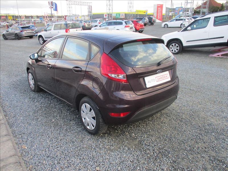 Ford Fiesta 1,3 i, klimatizace, - fotka 8 z 21