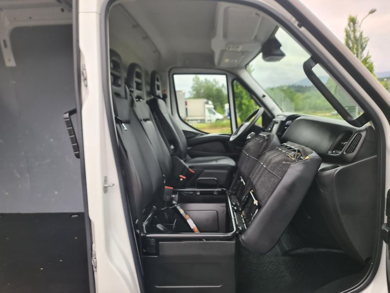 Iveco Daily (2016) 3.0 HPi 125KW 35S17 KLIMA NAVI - fotografie inzerátu