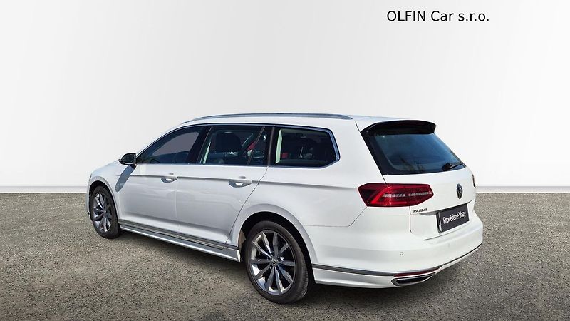 Volkswagen Passat 2.0 TDI 110kw R-Line - fotka 7 z 26