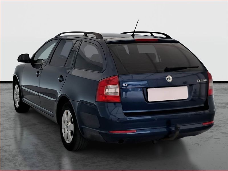 Škoda Octavia (2012) Ambition 1.6 TDI, Tempomat - fotka 4 z 16
