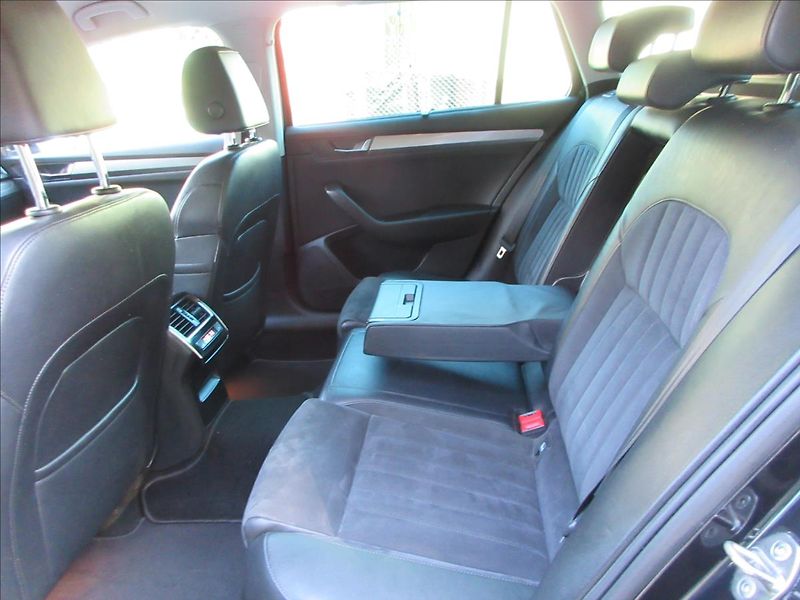 Škoda Superb 2,0 TDi 110 Kw, Style, DSG, No - fotka 16 z 36