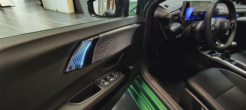 Renault Clio (2026) Tce 115 - POBOČKA FRÝDEK-MÍSTE - fotka 6 z 8