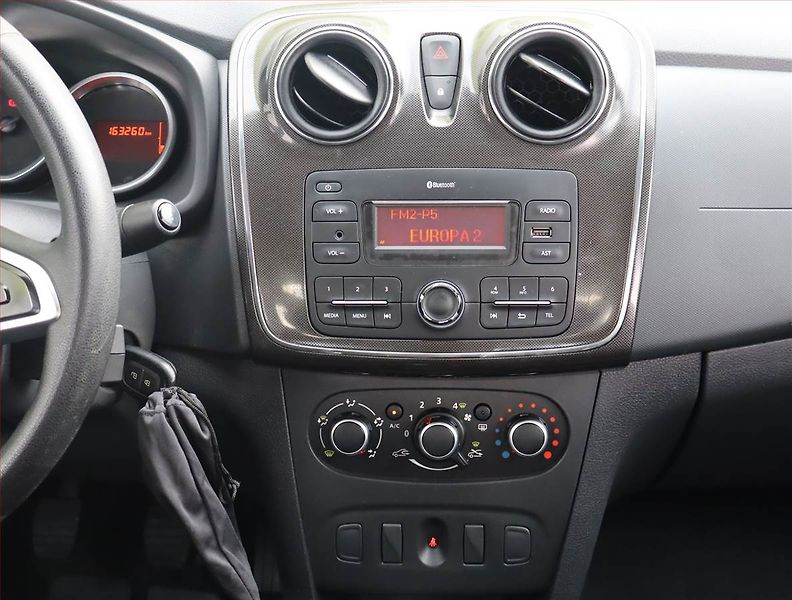 Dacia Logan (2018) 1.0 SCe, Serv.kniha - fotka 12 z 15