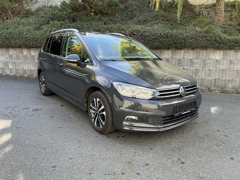 Volkswagen Touran 2.0 TDi 110 kW UNITED LED ACC - fotka 3 z 10
