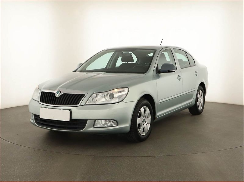 Škoda Octavia (2012) 1.6 TDI, Tempomat - fotka 2 z 13