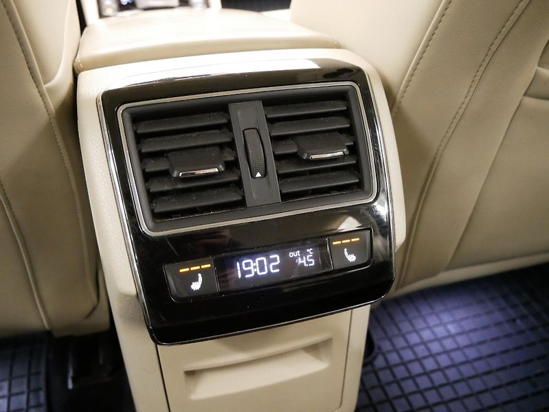 Škoda Superb - fotka 23 z 25
