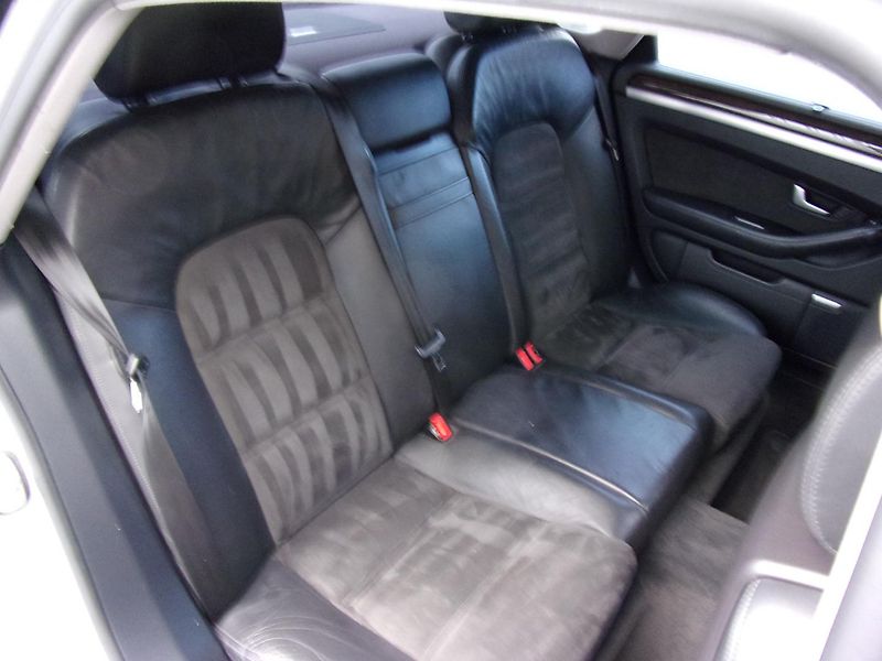 Audi S8 5.2V10 331kW CERAMIC  TOP CENA - fotka 21 z 25