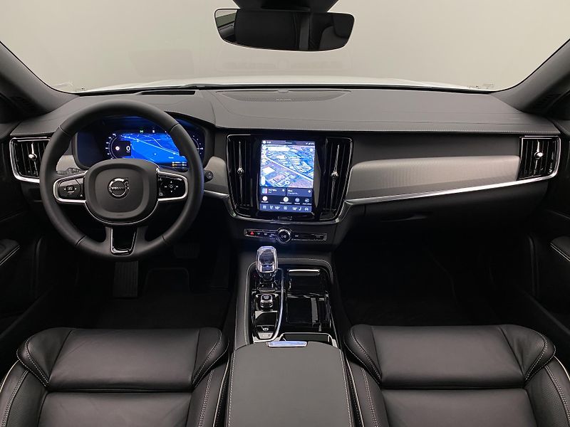 Volvo V90 T8 AWD RECHARGE DARK ULTRA - fotka 2 z 65