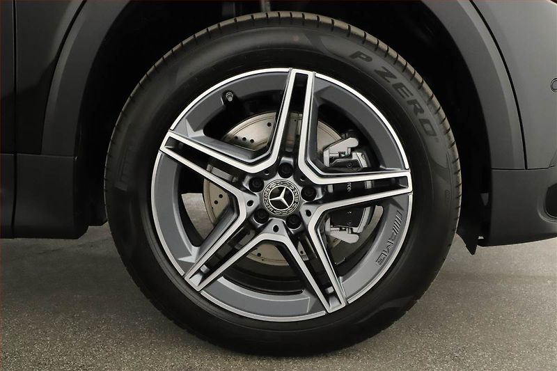 Mercedes-Benz GLB (2025) 200 d 4MATIC, AMG Line - fotka 25 z 25