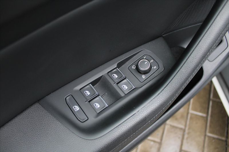 Volkswagen Passat 2.0 TDI 176kW ALLTRACK 4x4 ČR - fotka 26 z 30