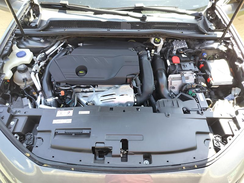 Peugeot 508 SW hybrid 225 e-EAT8 BUSINESS - fotka 32 z 32