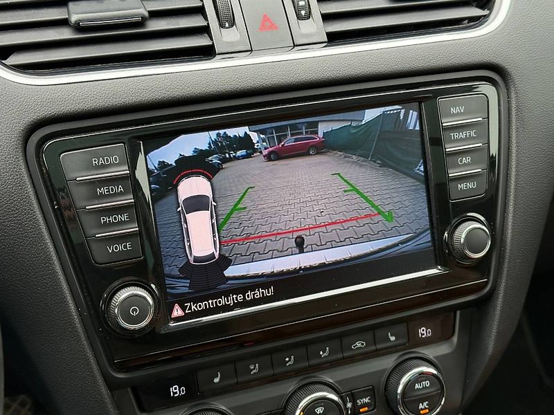 Škoda Octavia (2015) 1.6 TDI 85 kW Style - fotka 14 z 23