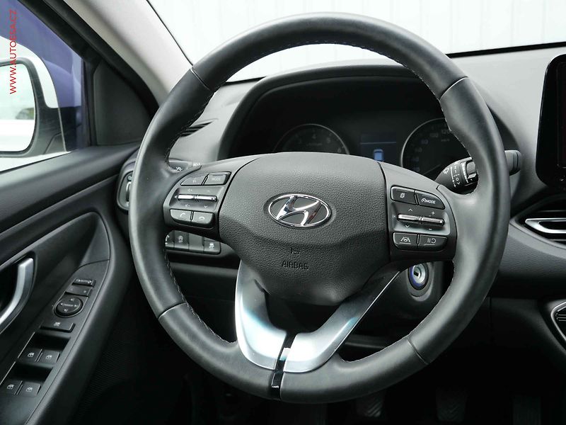 Hyundai i30 (2024) 1.5 DPi, 1.maj,ČR, Family - fotka 11 z 24