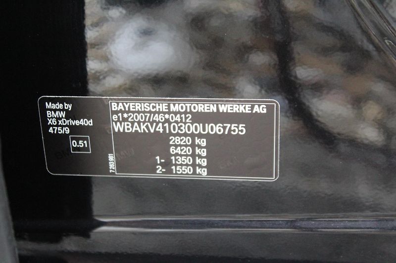 BMW X6 xDrive40d - fotka 25 z 25