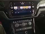 Volkswagen Touran (2019) 1.5 TSI - náhled 12