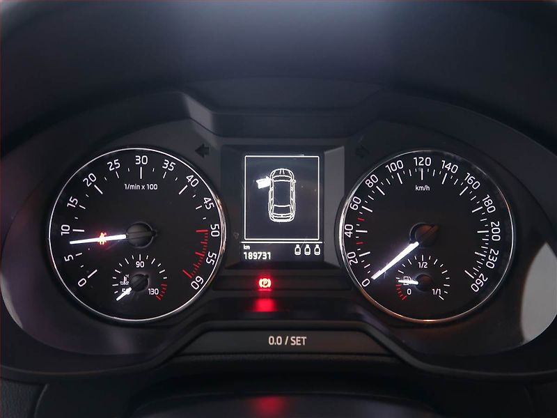 Škoda Octavia (2016) Ambition 1.6 TDI, Tempomat - fotka 11 z 14