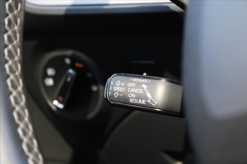 Seat Leon 1,8 TSi Xcellence FullLED, ACC - fotka 17 z 48