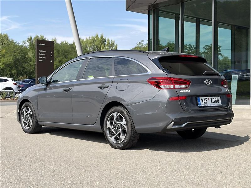 Hyundai i30 1,0 T-GDI DCT  WG FL Style - fotka 2 z 25
