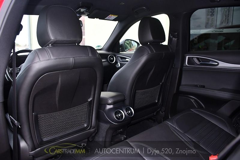 Alfa Romeo Stelvio 2.2 D154kW Veloce AT8-Q4 - fotka 12 z 56
