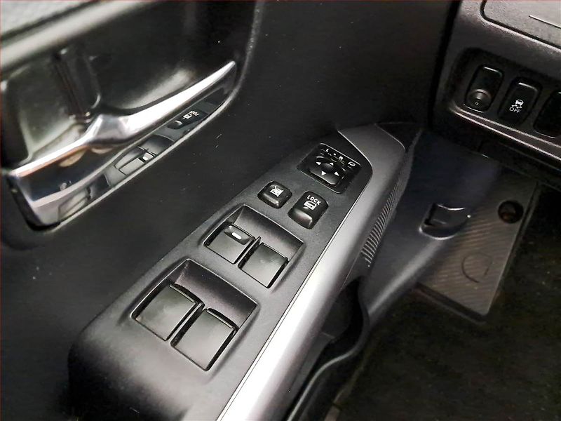 Mitsubishi Outlander (2011) 2.2 DI-D, 4X4, Automat - fotka 21 z 22