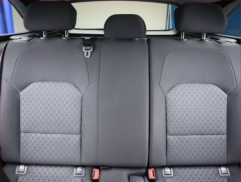 Kia Ceed (2023) Silver 1.5 T-GDI - fotka 10 z 20