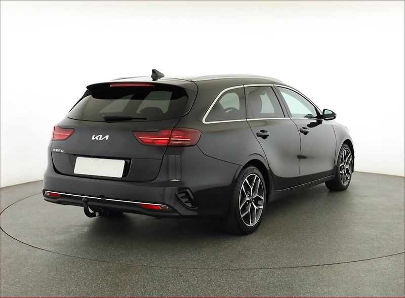 Kia Ceed (2024) 1.5 T-GDI - fotka 5 z 19