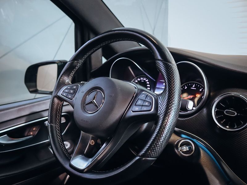 Mercedes-Benz Třídy V V 300d AMG 4MATIC, Panorama - fotka 20 z 29