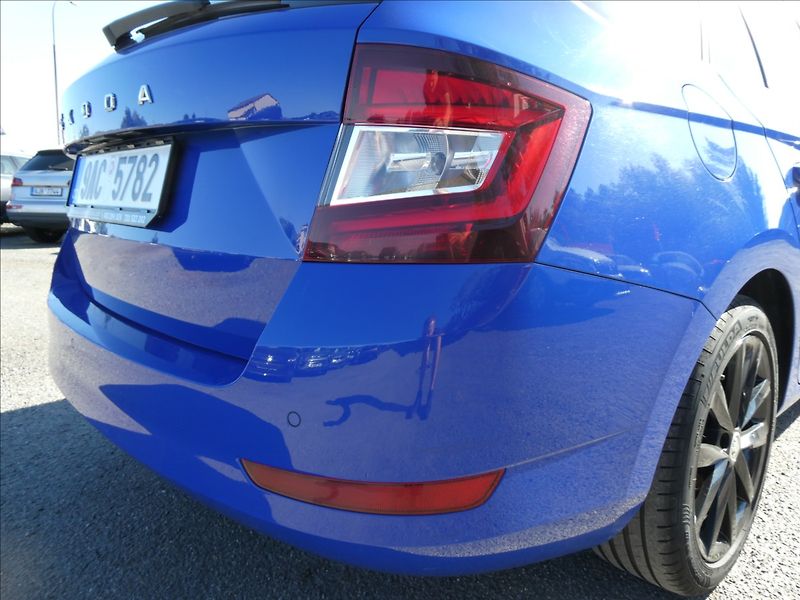 Škoda Fabia 1,0 TSi 70kW BLACK,2x kola,ČR - fotka 10 z 39