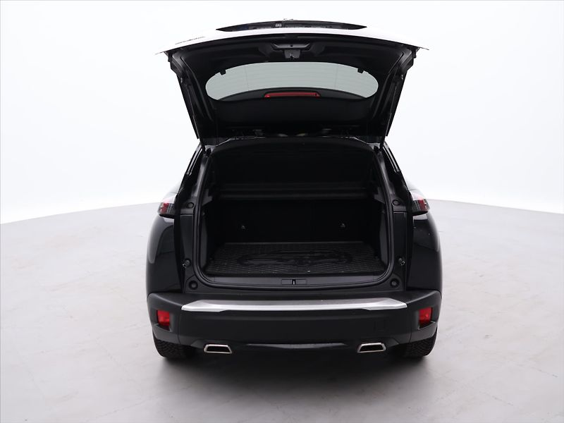 Peugeot 2008 1,2 PT 130k CZ Allure LED - fotka 9 z 25