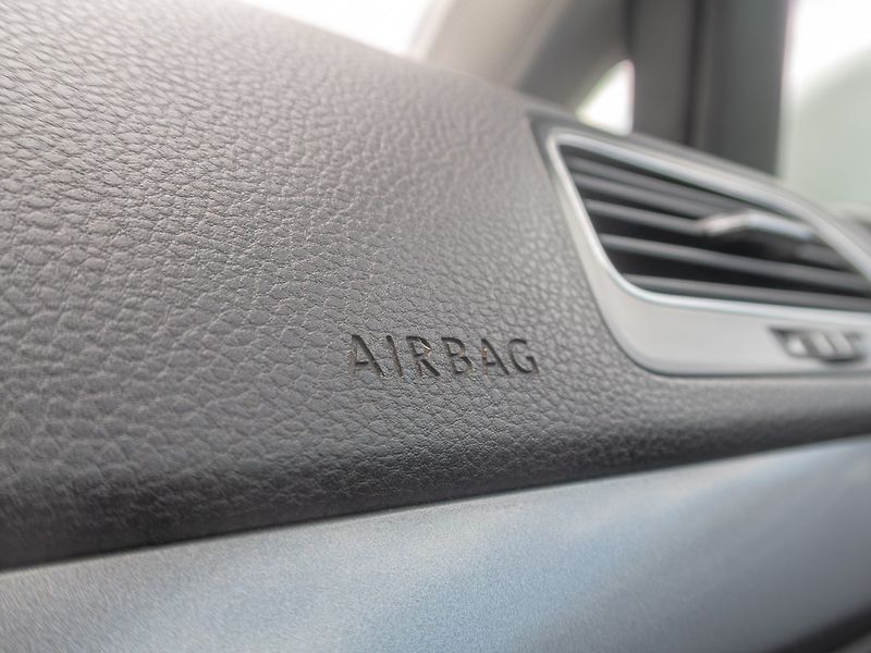 Volkswagen Golf (2014) 1.6TDI 77KW – 2x KOLA - fotka 24 z 40