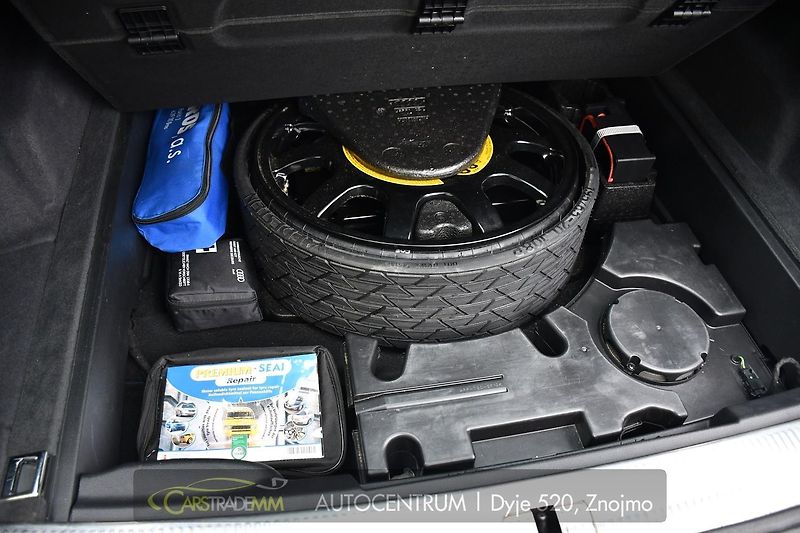 Audi Q7 3.0TDi S-LINE TAŽNÉ REZERVACE - fotka 48 z 55
