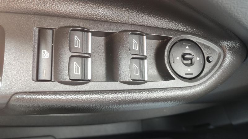 Ford Kuga (2014) - fotka 21 z 23