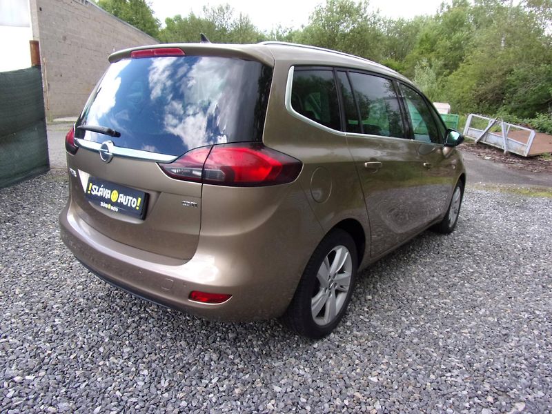 Opel Zafira (2014) 2.0CDTi96kW COSMO 7MÍST NEW ČR - fotka 5 z 10