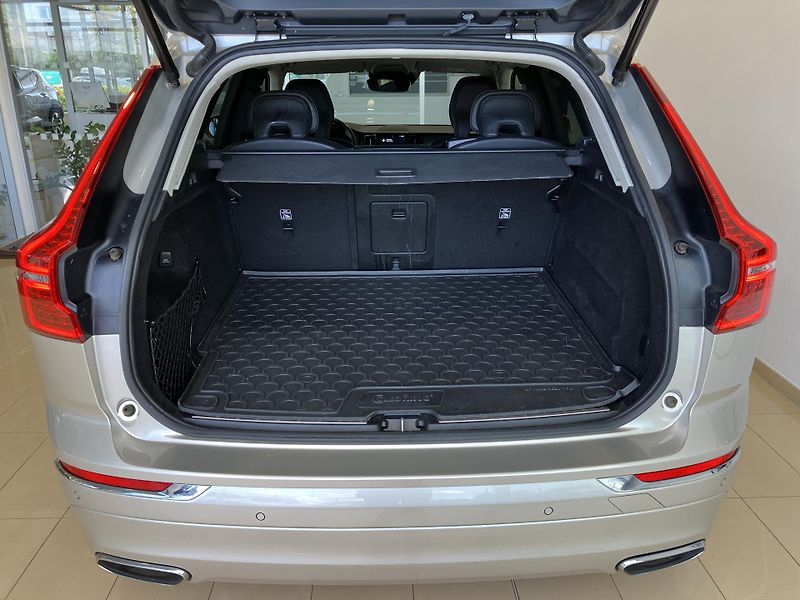 Volvo XC60 B4 AWD Inscription AT8, ČR - fotka 10 z 41