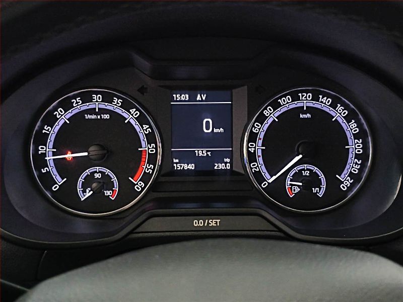 Škoda Octavia (2018) 1.6 TDI, Navi, Tempomat - fotka 11 z 16