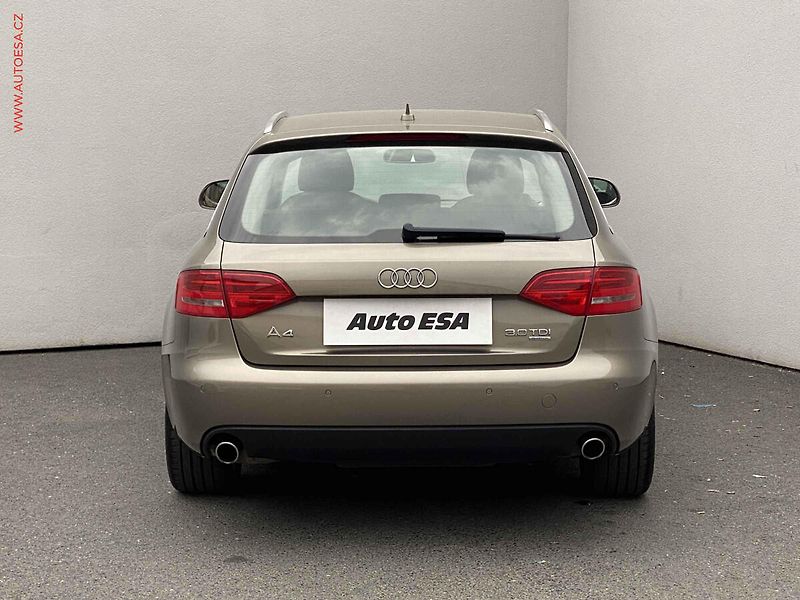 Audi A4 (2009) 3.0 TDi Quattro, Bixen, navi - fotka 5 z 19