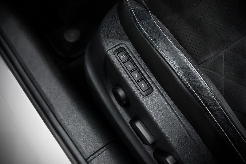Škoda Octavia 3 FL Combi 2.0 TSI 169 kW RS - fotka 15 z 42