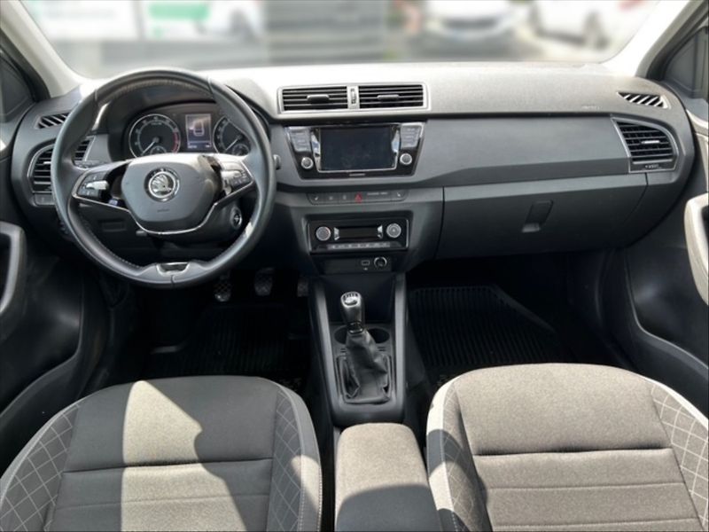 Škoda Fabia 1,0 TSI 70 Ambition - fotka 9 z 11