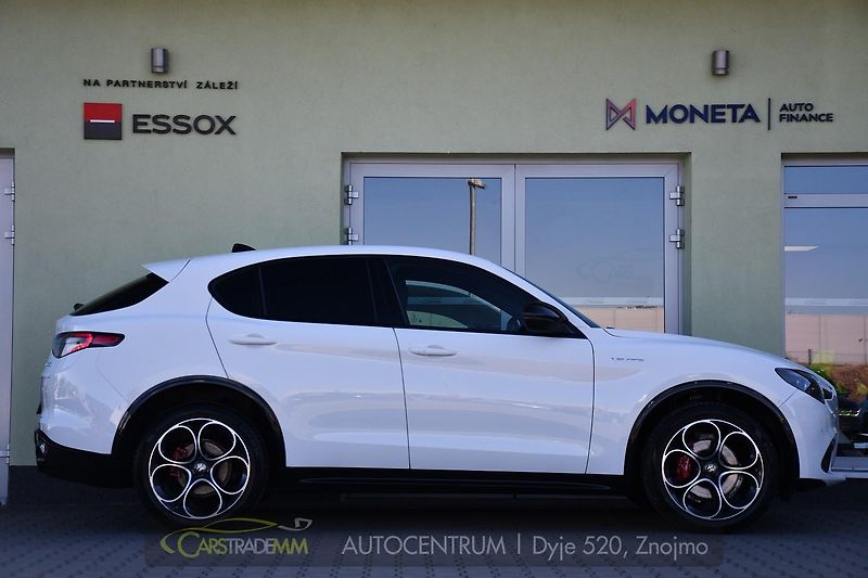 Alfa Romeo Stelvio 2.2D 16V 154kW Veloce AT8-Q4 - fotka 6 z 51