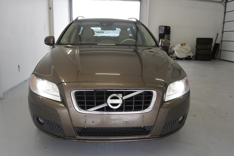 Volvo V70 2.0 D4 120kW MOMENTUM - fotka 2 z 26