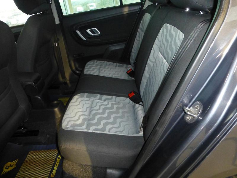 Škoda Fabia (2009) 1,6I-77KW***KLIMATIZACE***ALU - fotka 10 z 19