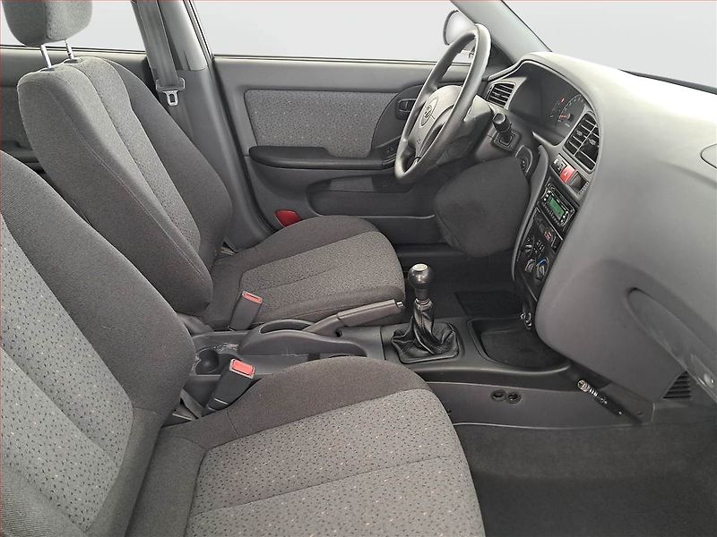 Hyundai Elantra (2003) 1.6, Serv.kniha, po STK - fotka 9 z 15