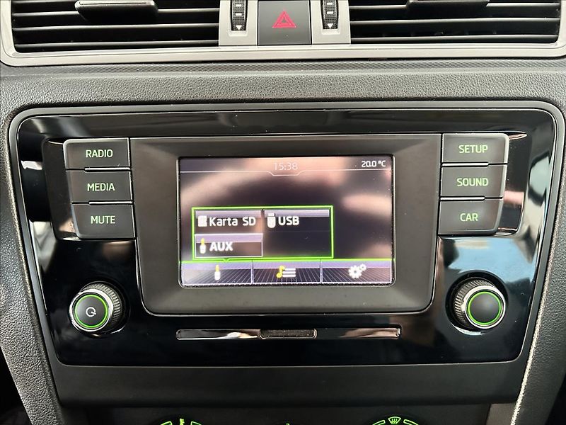 Škoda Rapid 1,2   TSI 81kW,SERVISKA,ŘEMEN - fotka 12 z 20