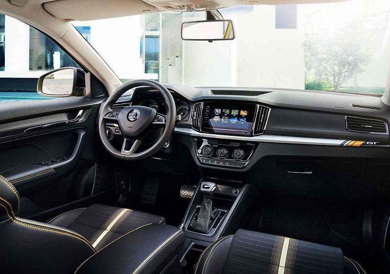 Škoda Kamiq GT je delší a má dynamičtější tvar.