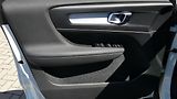 Volvo XC40 B4 mHEV AWD aut. Momentum Pro - náhled 8